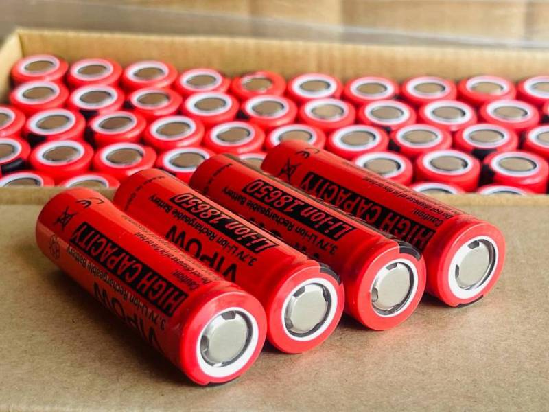 Vipow 3.7V - ဘုသီး မပါ ဓာတ်ခဲ