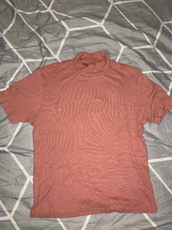 Camisa con cuello de tortuga