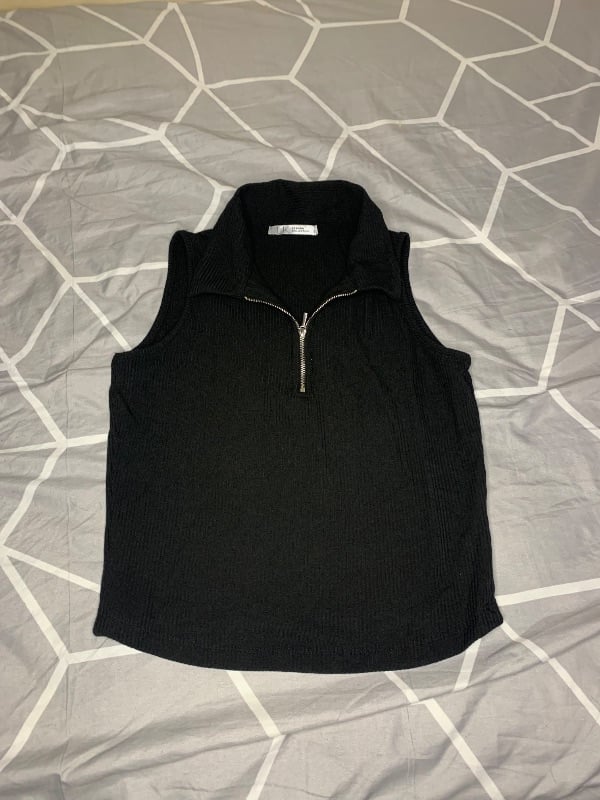 Blusa sin mangas negra