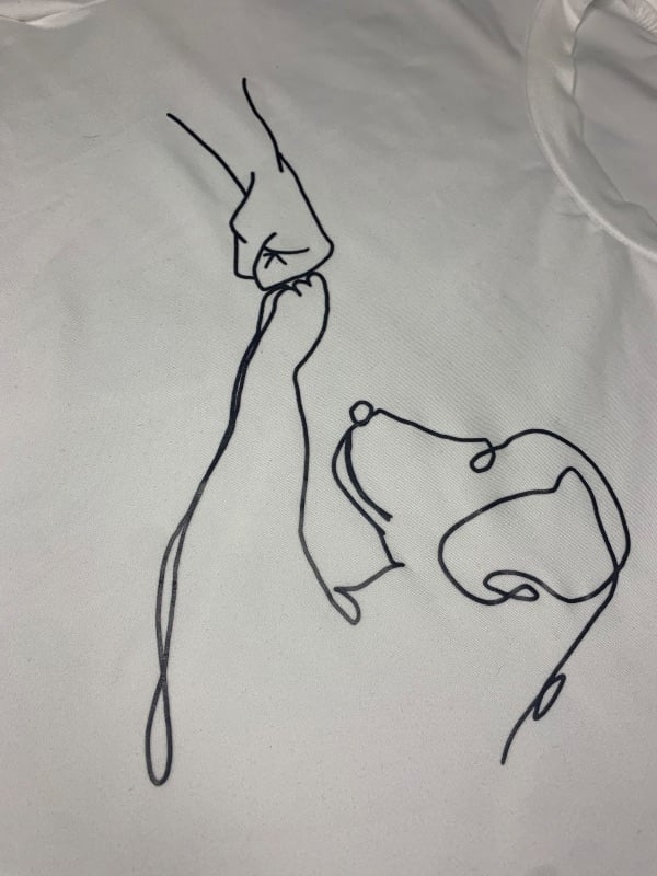 Camisa Unisex Blanca con diseño minimalista