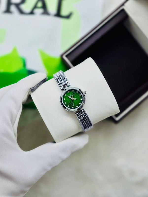 Coral Classique Time Elegance in Every Detail