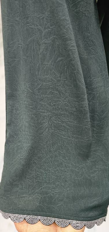 Marble Crush Green Abaya:The Perfect Choice for Any Event