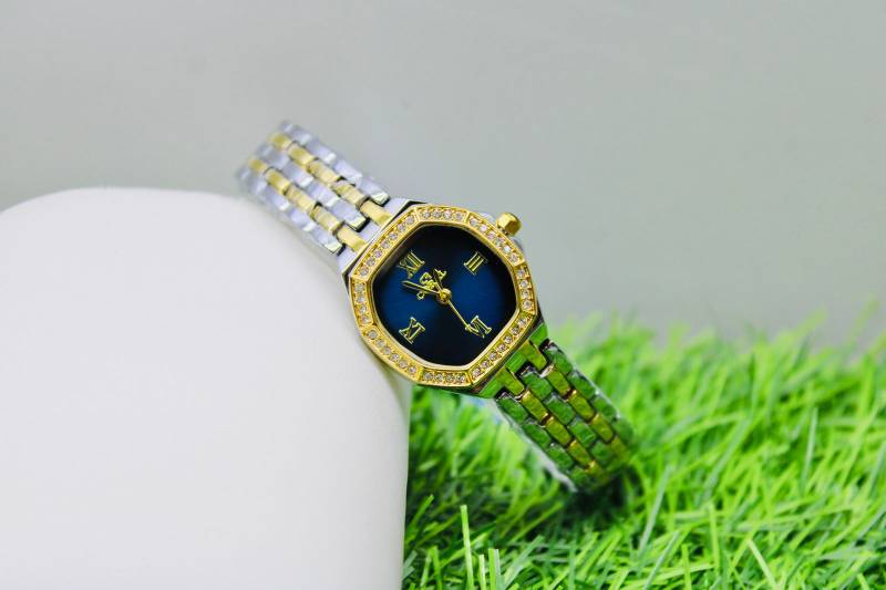 Coraline Bloom - Ladie's Durable Metal Watch