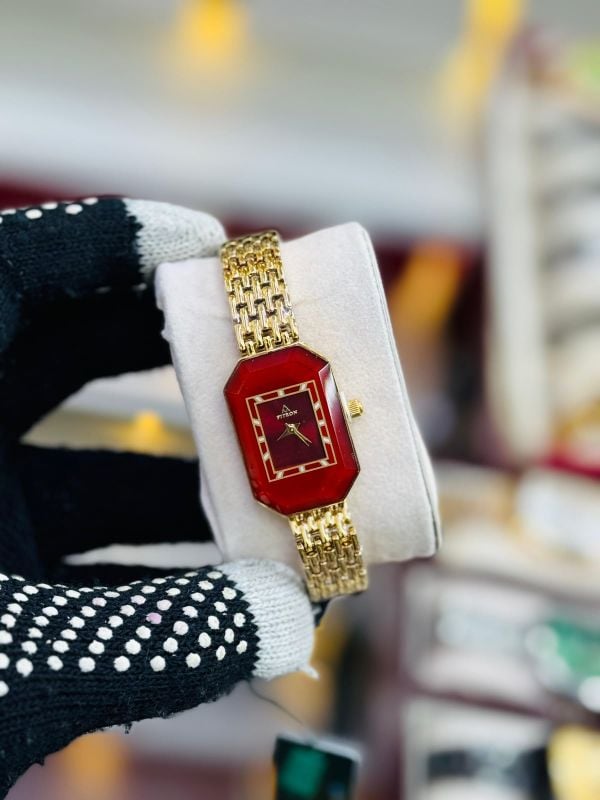 Elegant Fitron Women’s Fashion Watch – Luxury Style Gem-Cut Face