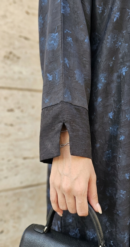 Elegant Black & Blue Patterned Abaya | Premium Lightweight Summer Kimono