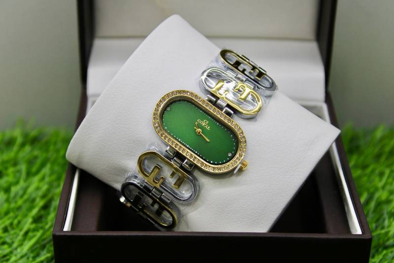 Oval Shape Metal Watches For Women Luxury & Elegant