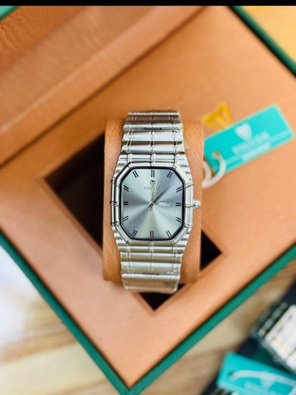 Experience the Best: Vigour Core Metal Watch for Men