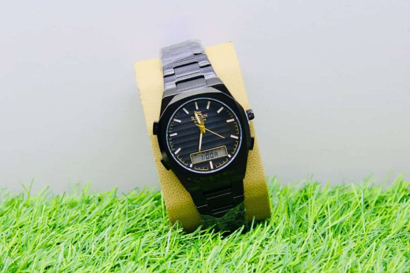 Rizen Dual Time:A Sleek Metal Strap Watch For Modern Living