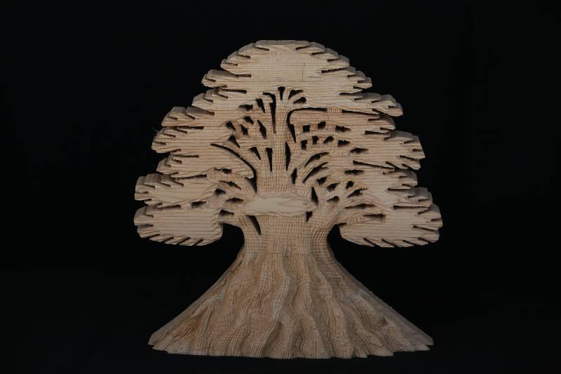 Handcrafted Cedar Wooden Tree Sculpture – Natural Wood Art Decor
منحوتة شجرة ارز خشبية يدوية – ديكور فني طبيعي من الخشب