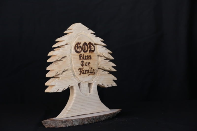 Cedar Souvenir "God Bless Our Family"
تذكار الأرز "رب بارك هذه العائلة"