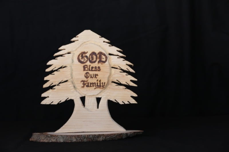 Cedar Souvenir "God Bless Our Family"
تذكار الأرز "رب بارك هذه العائلة"