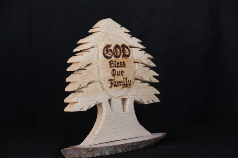 Cedar Souvenir "God Bless Our Family"
تذكار الأرز "رب بارك هذه العائلة"