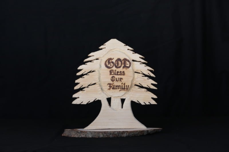 Cedar Souvenir "God Bless Our Family"
تذكار الأرز "رب بارك هذه العائلة"