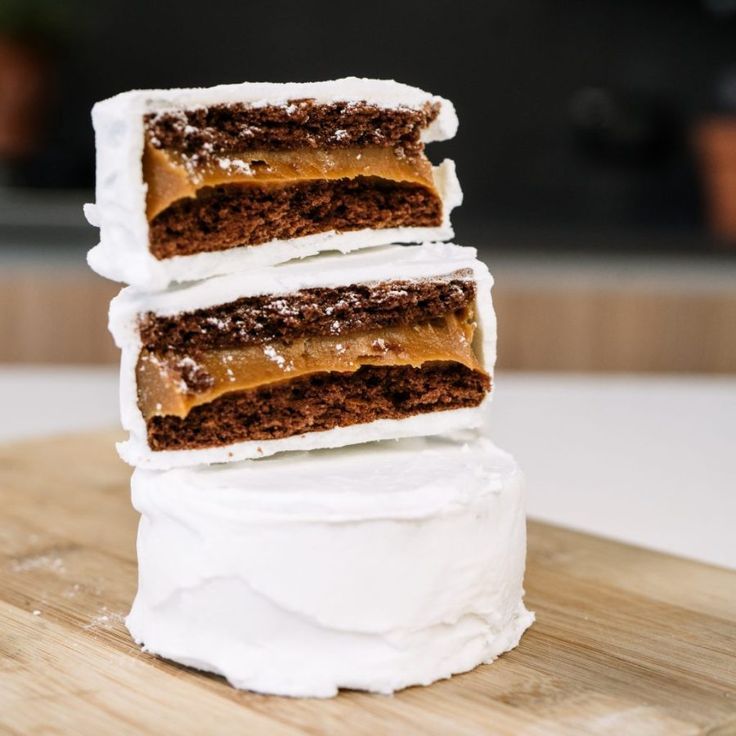 Alfajor glaseado de dulce de leche