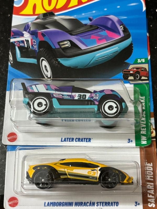 Lamborghini Huracan Sterato + Hot Wheels Later Crater