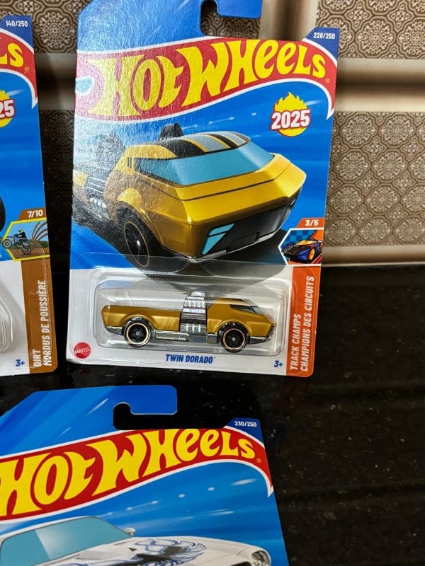 TWIN DORADO