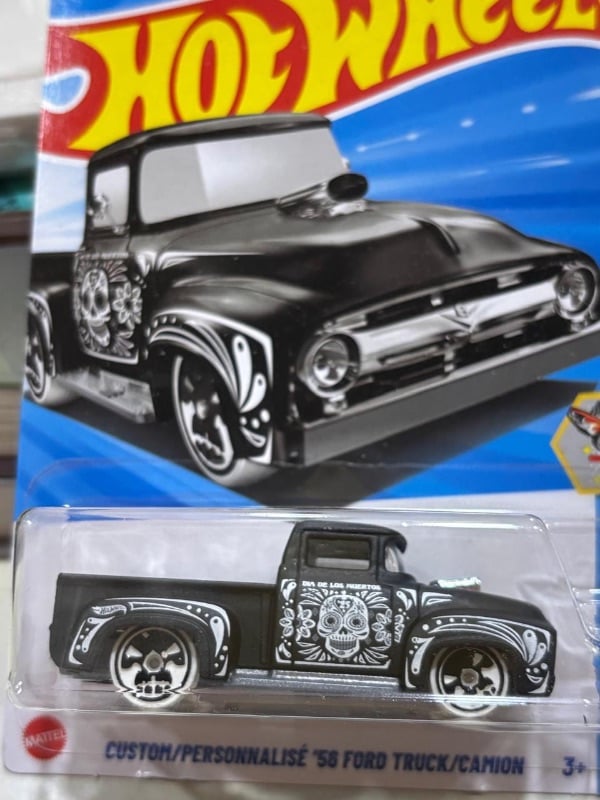 CUSTOMER PERSONALISÈ '56 FORD TRUCK/CAMION
