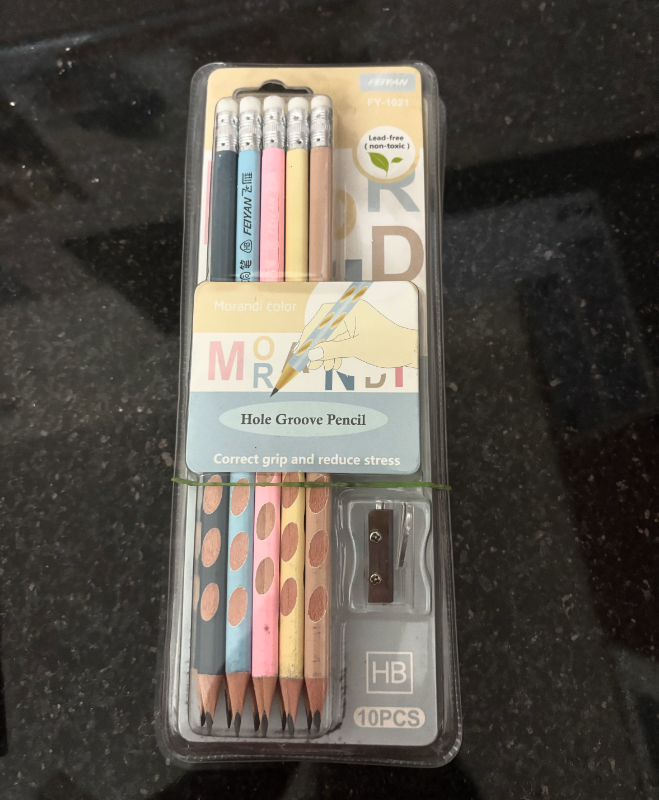 Hole Groove Pencil Set with sharpener