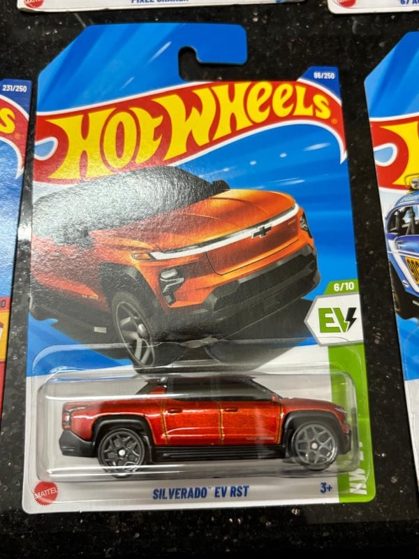 SILVERADO EV RST