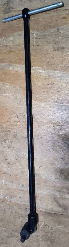 LLAVE T Movimiento 60 CM  HE-E2665