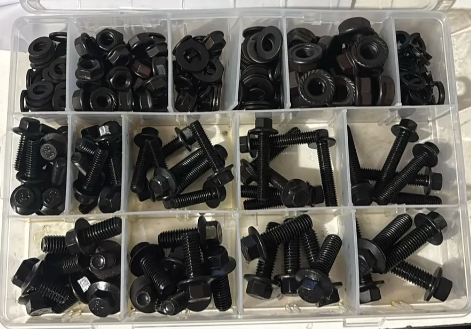JUEGO DE TORNILLOS Y ARANDELAS X 260PC HE-RU75040