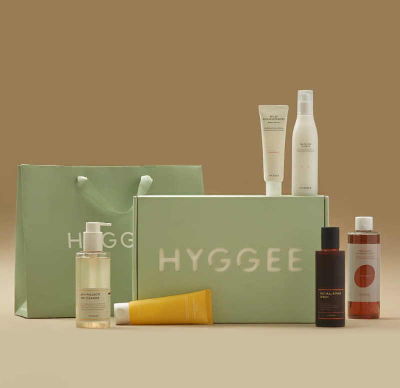 Signature Collection SET
- Relief Sun Moisturizer 50ml 
- Onestep Facial Essence | Balance 110ml
- pH Hyaluron Gel Cleanser 200ml
- Natural Repair Serum 120ml
- Relief Chamomile Cream 85ml
- Own Vegan Calming Toner 250ml