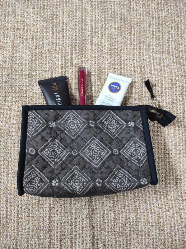 Pouch D35 - 5.5" X 8"
