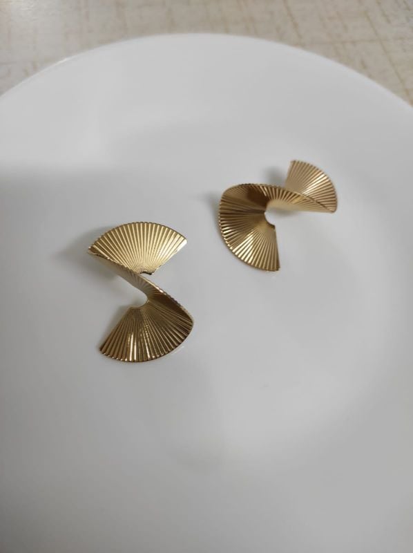 Zig Zag Golden Earrings