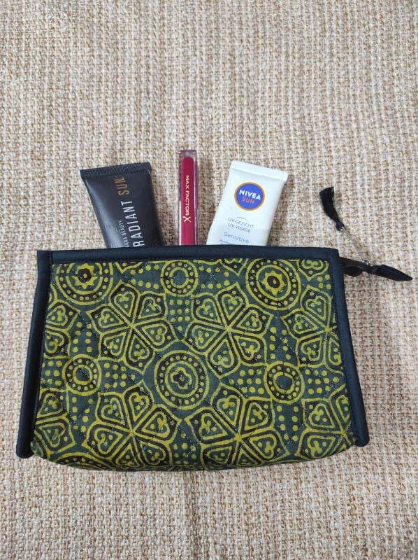 Pouch D27 - 5.5" X 8"