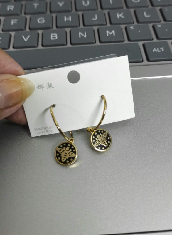 Bee Hoops