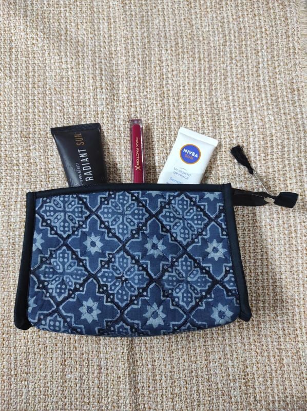 Pouch D33 - 5.5" X 8"