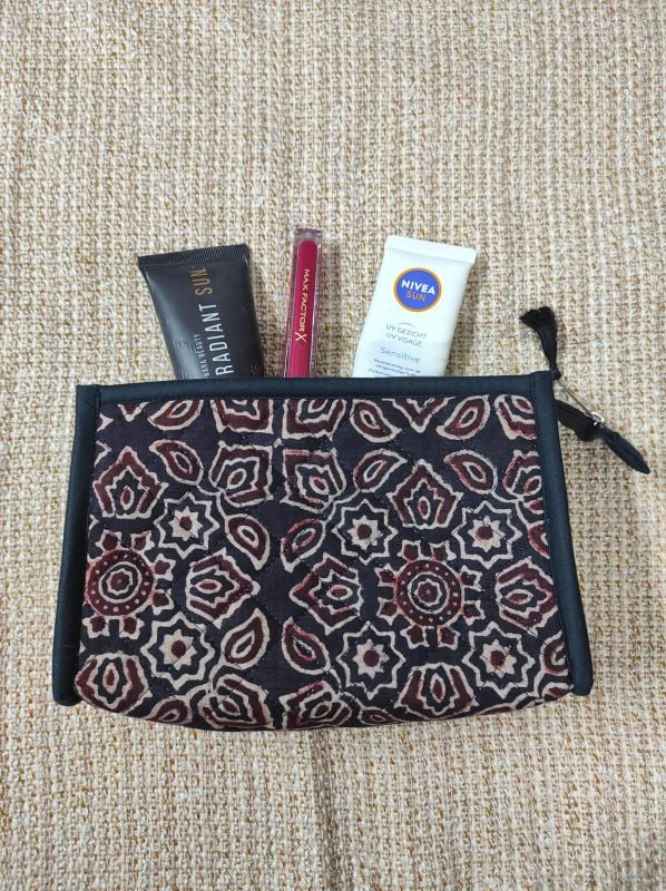 Pouch D30 - 5.5" X 8"