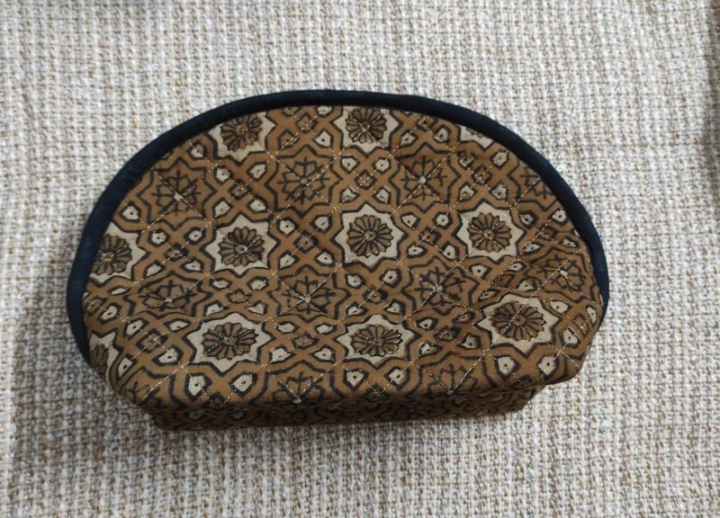 Round Pouch D21