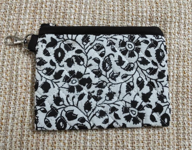 Flat pouch D19 -  5"x6.5" - 
Black