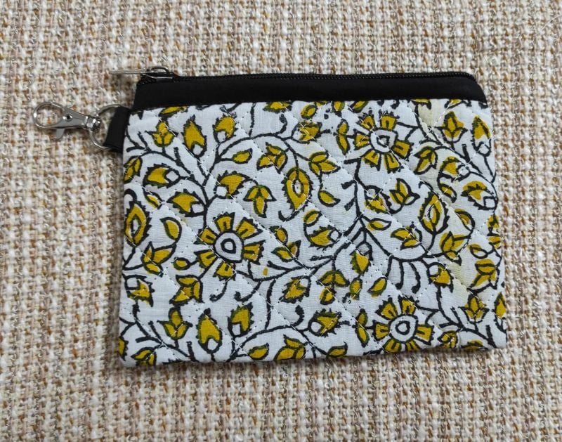 Flat pouch D20 -  5"x6.5"  - 
Yellow