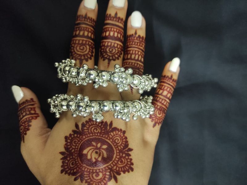 Silver Gajra bangle pair (2/4)