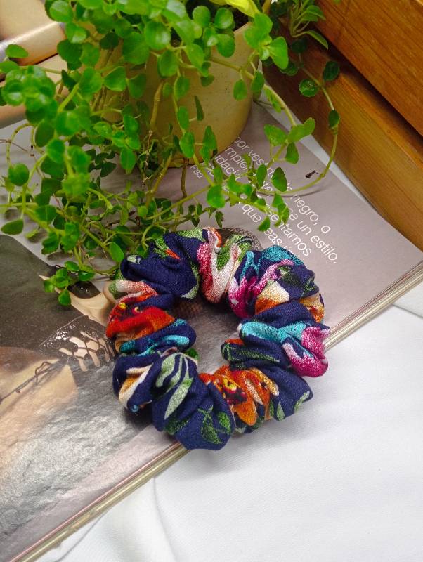 Scrunchie Talla S (Estampado Flores)