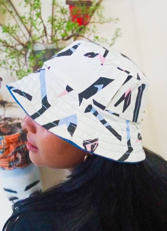 Bucket Hat (Estampado Blanco)