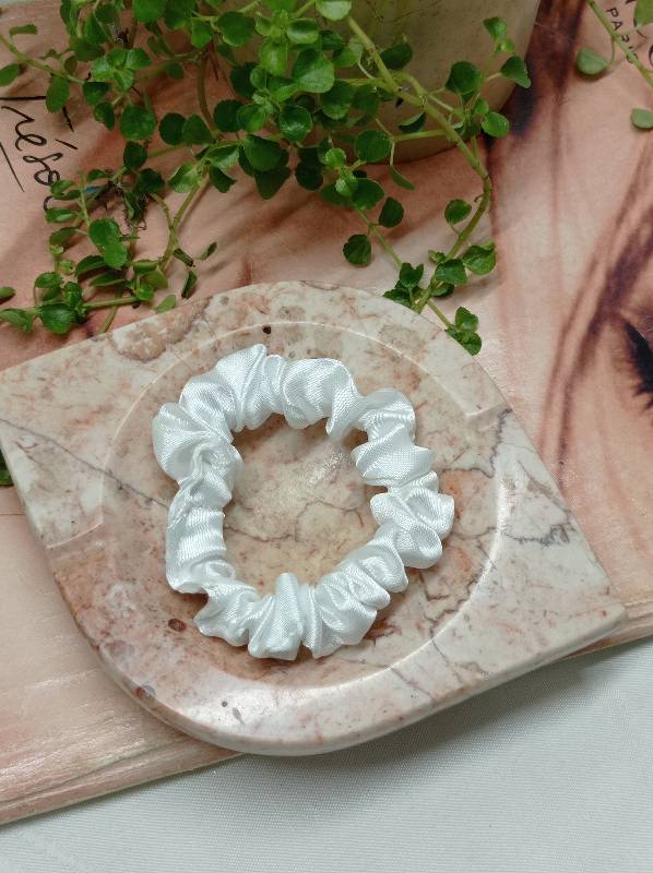 Mini Scrunchie (Blanco)