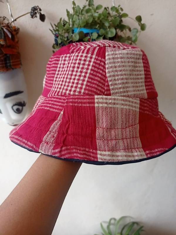 Bucket Hat (Estampado Rojo)