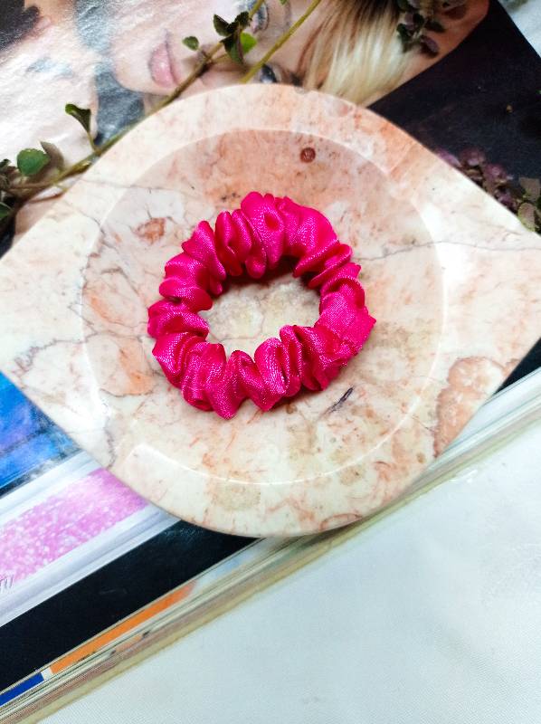 Mini Scrunchie (Fucsia)