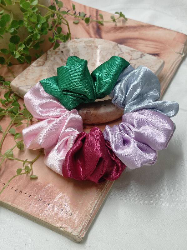 Scrunchie Arcoiris (Verde/Gris/Lila//Rojo/Rosado)