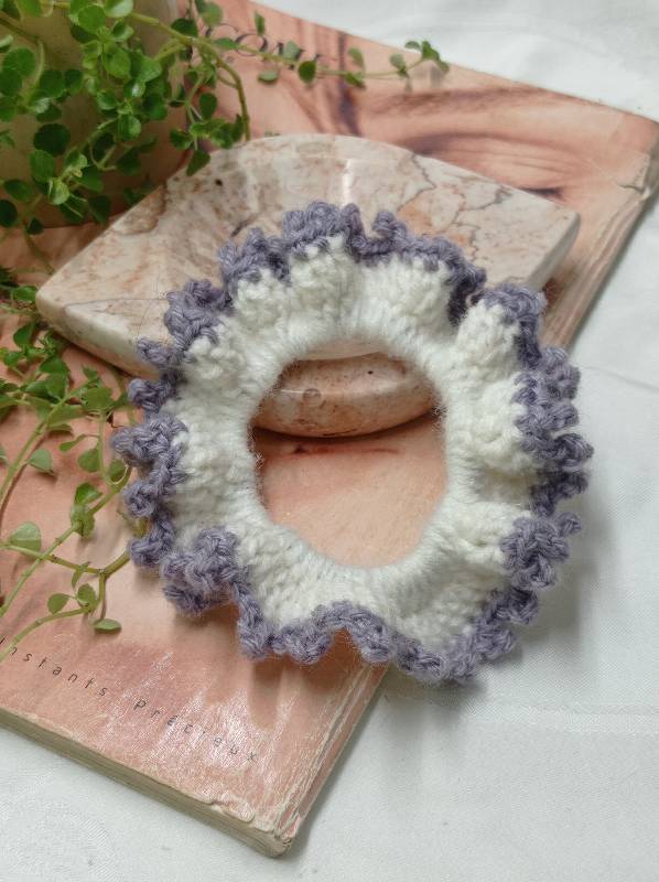 Scrunchie Crochet (Morado)