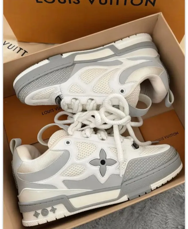 Louis Vuitton Trainer 'Embossed Monogram - White'