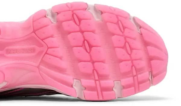 New Balance 740 Pink