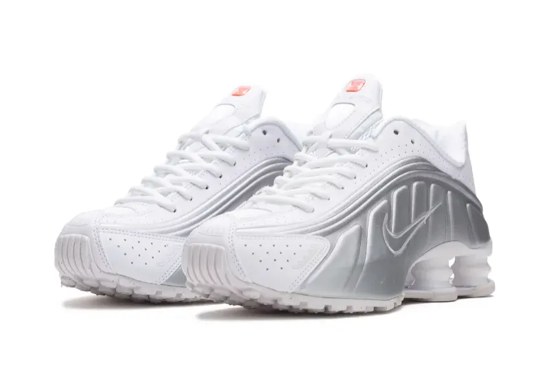 Nike
Shox R4 Wmns « Argent métallique blanc »