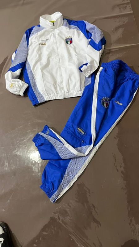 Ensemble Corteiz Italy