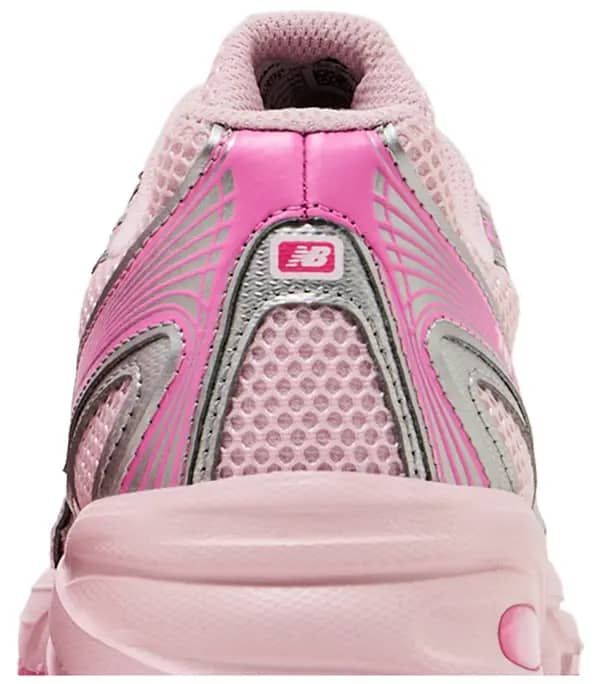 New Balance 740 Pink