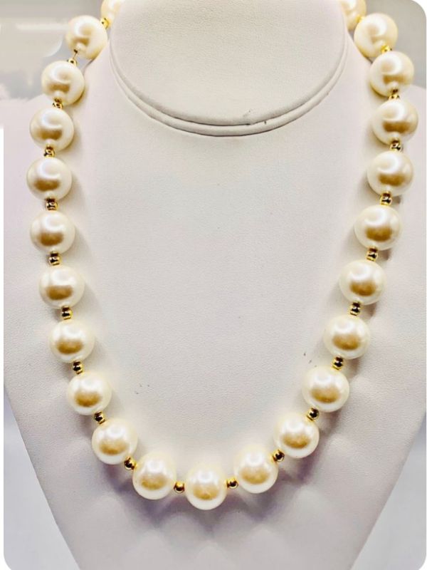 Elegant & Stylish Golden White Colour Necklace ( Wgnecklace )