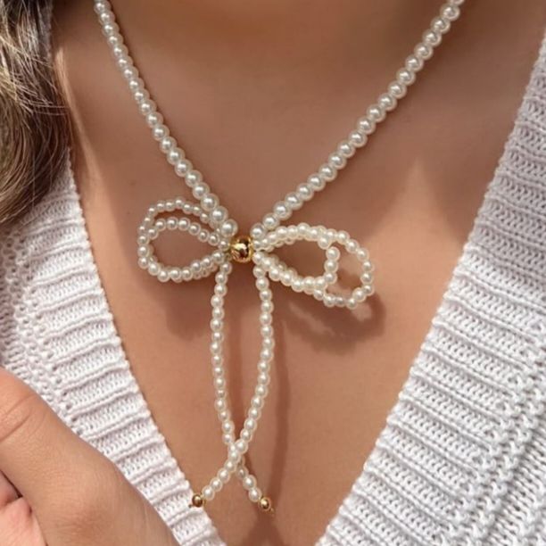 Elegant & Stylish Bow Necklace
